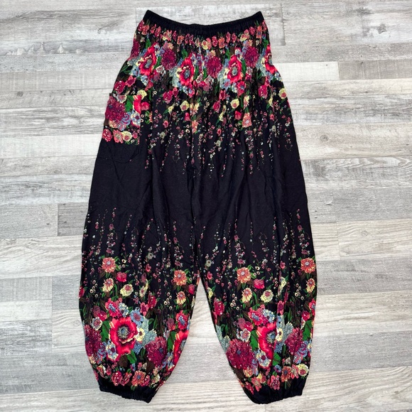 Bangkok Pants - Bangkok black floral harem pants smocked waist plus size pockets Q38